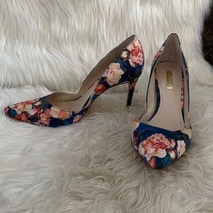 Louise et Cie 4” stilettos. Size 8 & 1/2. Good condition.